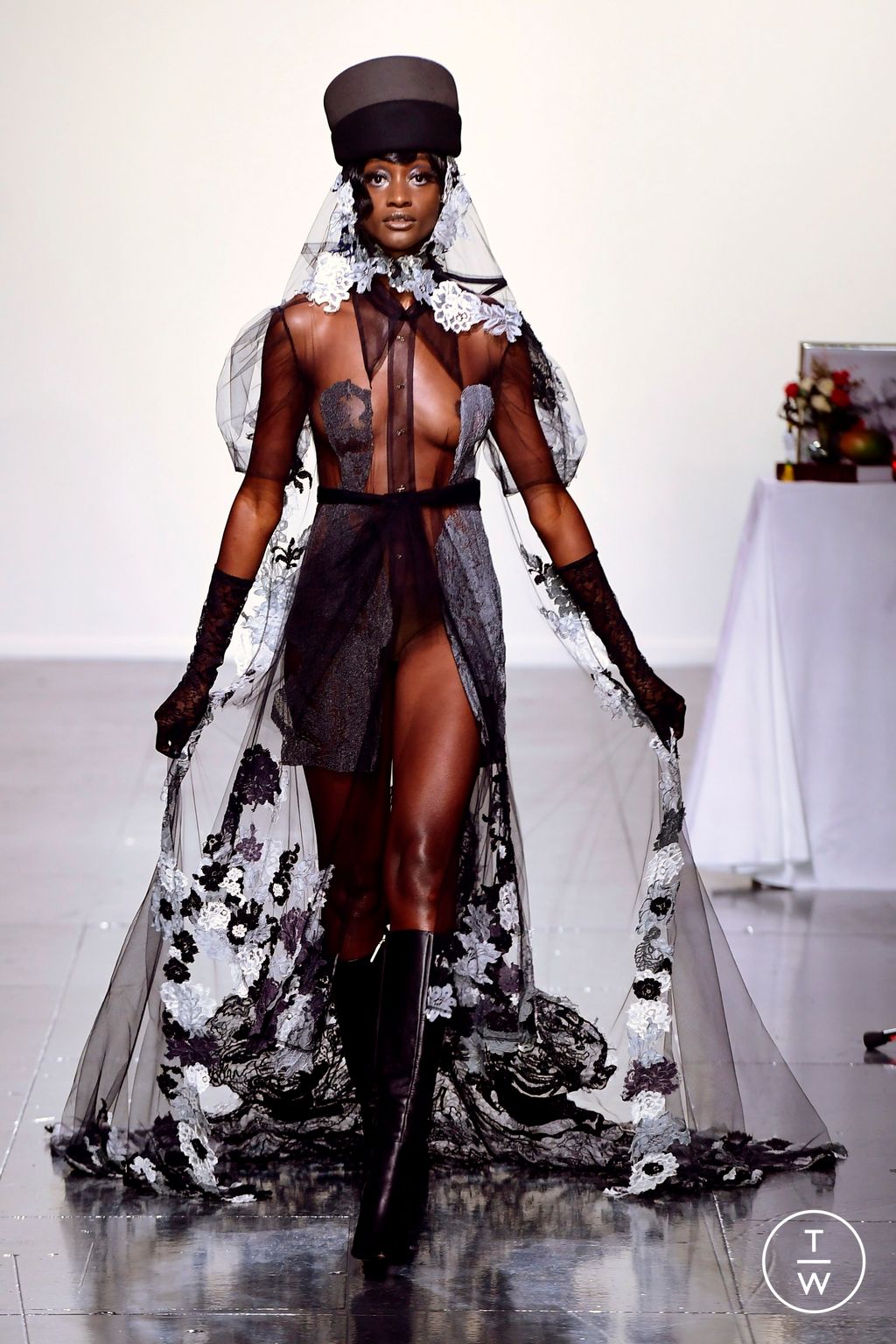 Fashion Week London Spring/Summer 2024 look 30 from the TOLU COKER collection womenswear