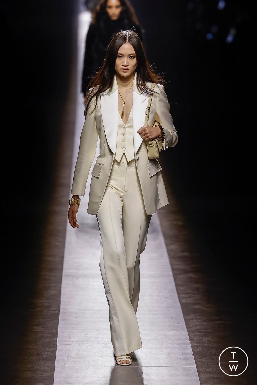 Fashion Week Milan Fall/Winter 2024 look 23 from the Tom Ford collection 女装