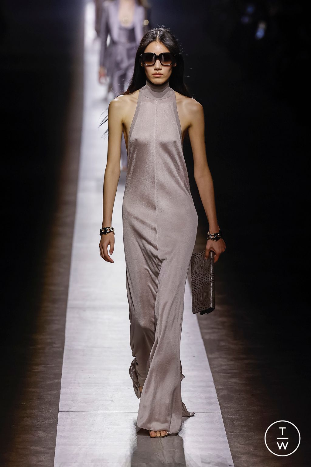 Fashion Week Milan Fall/Winter 2024 look 42 from the Tom Ford collection 女装