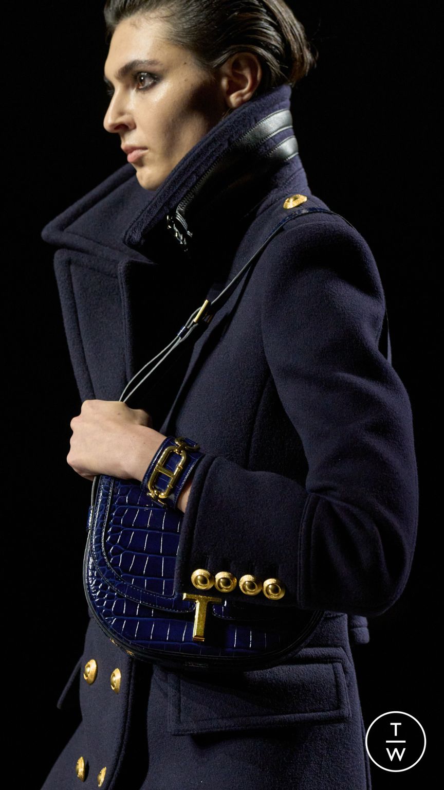 Fashion Week Milan Fall/Winter 2024 look 1 from the Tom Ford collection 女装配饰