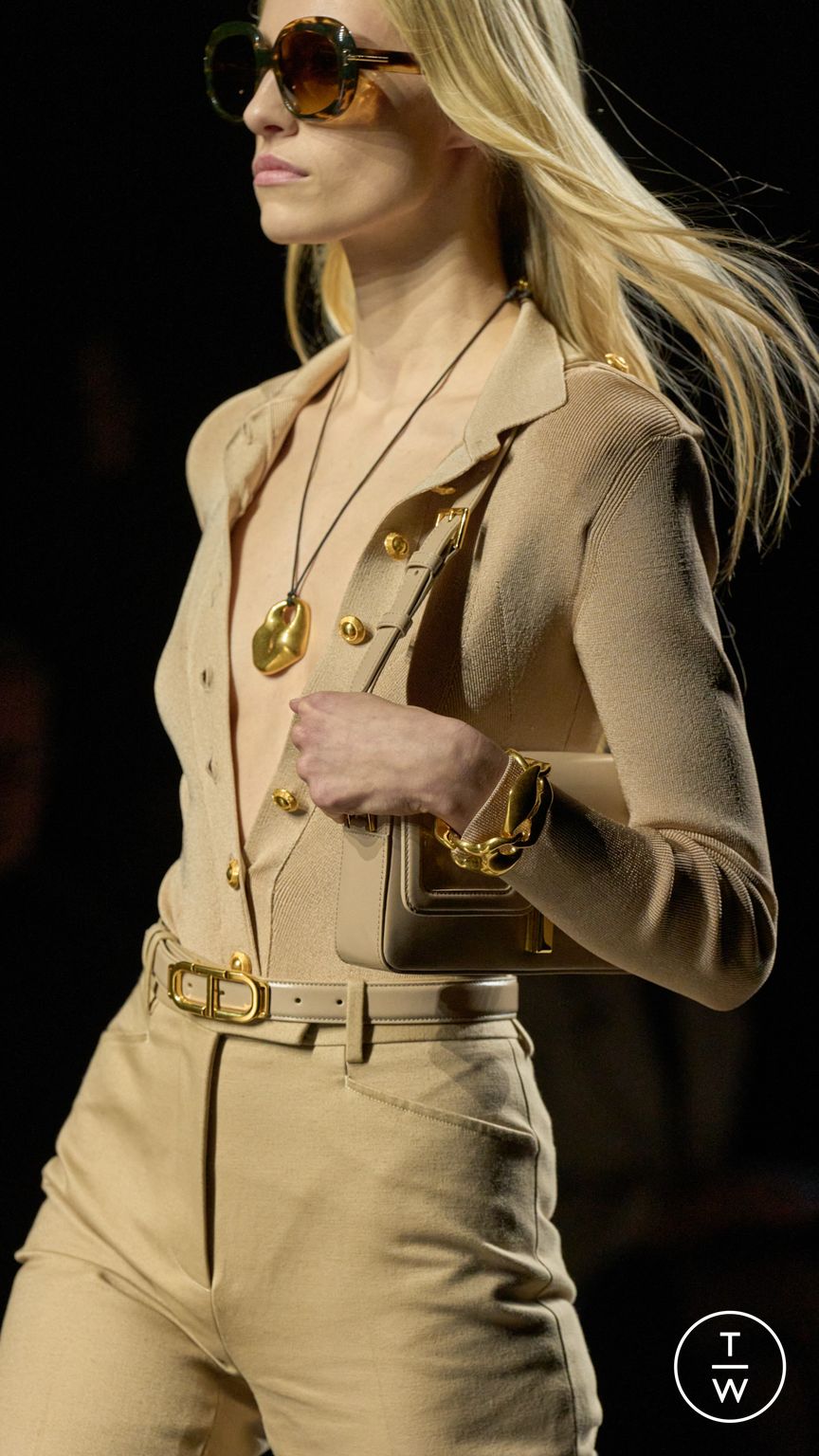 Fashion Week Milan Fall/Winter 2024 look 5 from the Tom Ford collection womenswear accessories
