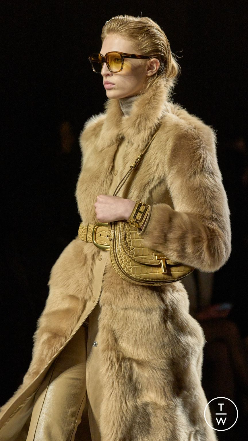 Fashion Week Milan Fall/Winter 2024 look 6 from the Tom Ford collection womenswear accessories