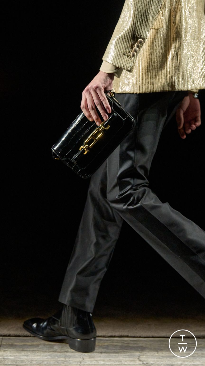 Fashion Week Milan Fall/Winter 2024 look 8 from the Tom Ford collection 女装配饰