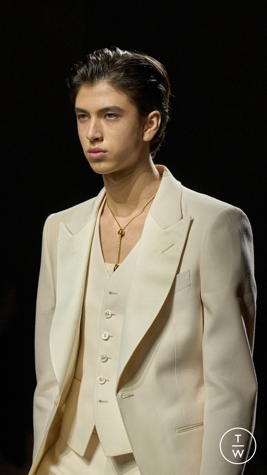 Fashion Week Milan Fall/Winter 2024 look 50 from the Tom Ford collection 女装配饰