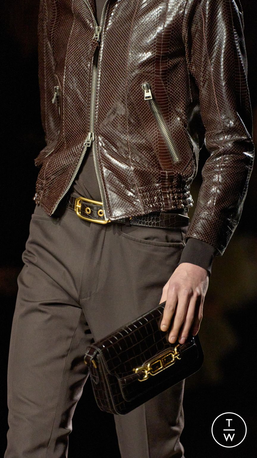 Fashion Week Milan Fall/Winter 2024 look 16 from the Tom Ford collection womenswear accessories