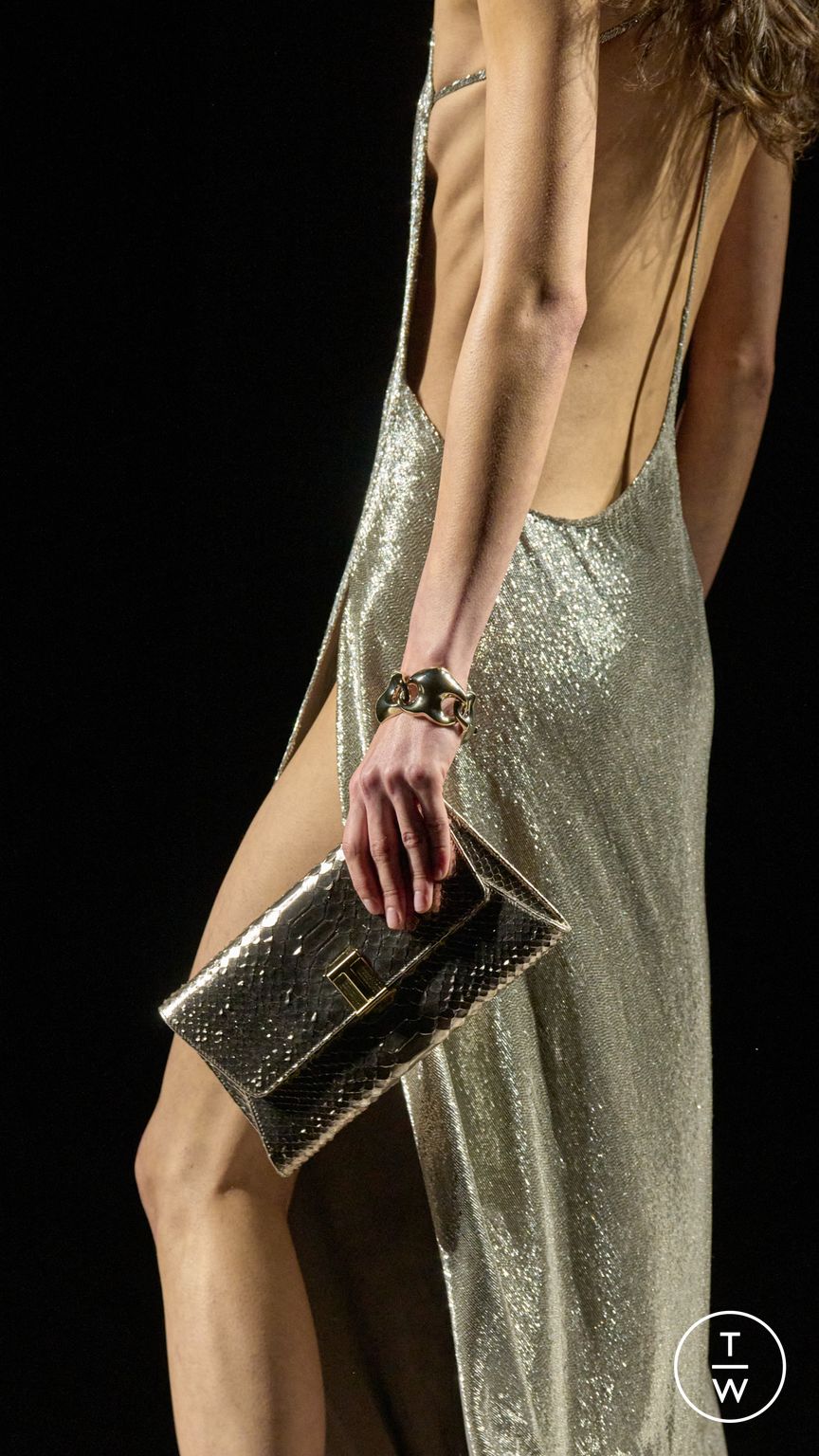 Fashion Week Milan Fall/Winter 2024 look 20 from the Tom Ford collection womenswear accessories