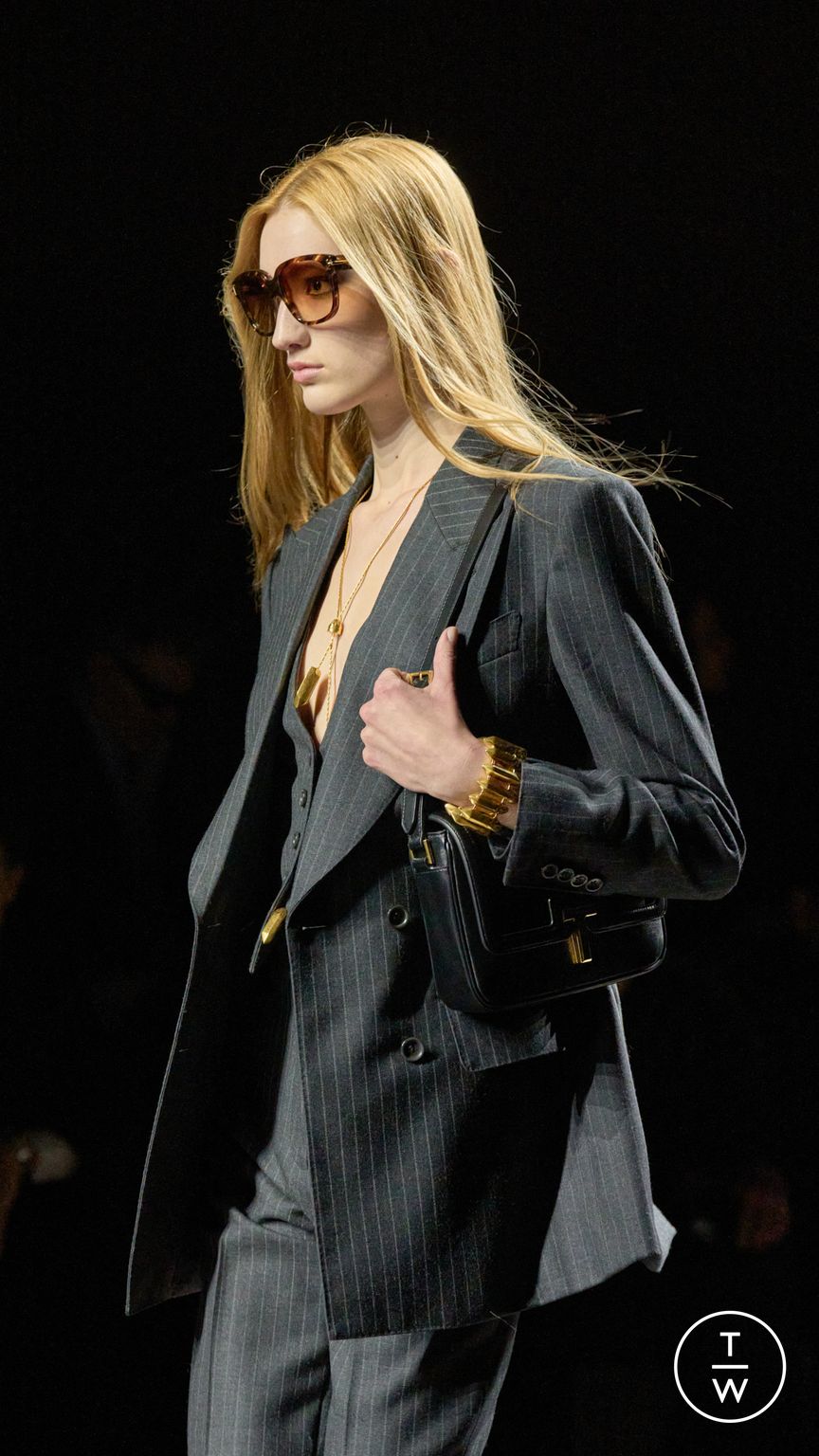 Fashion Week Milan Fall/Winter 2024 look 48 from the Tom Ford collection 女装配饰