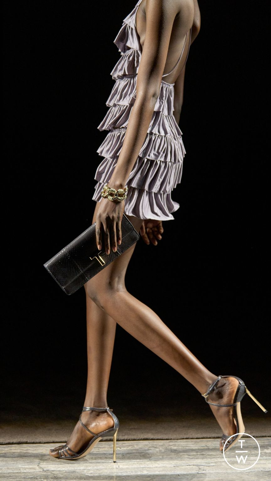 Fashion Week Milan Fall/Winter 2024 look 23 from the Tom Ford collection womenswear accessories