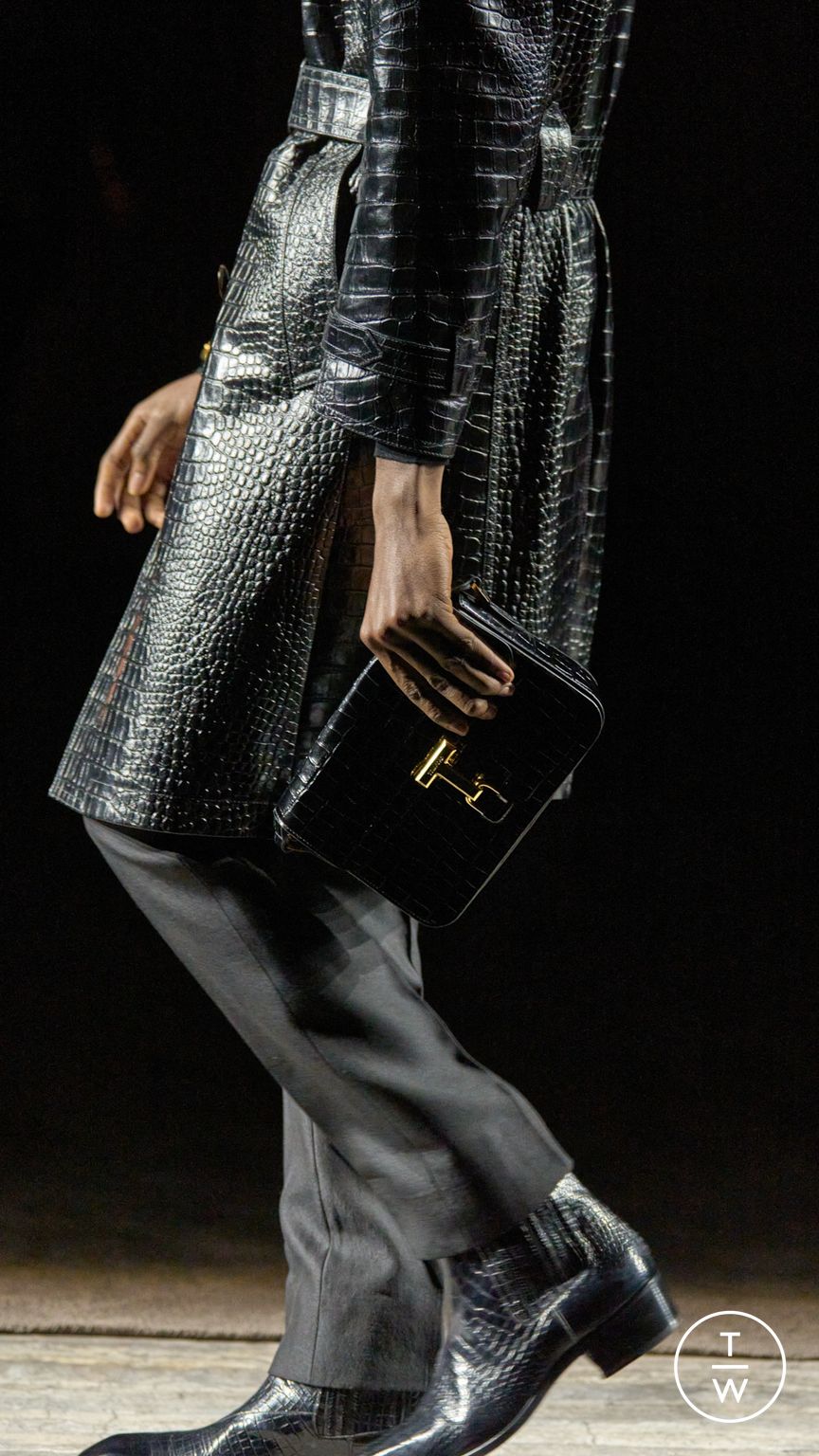 Fashion Week Milan Fall/Winter 2024 look 28 from the Tom Ford collection womenswear accessories
