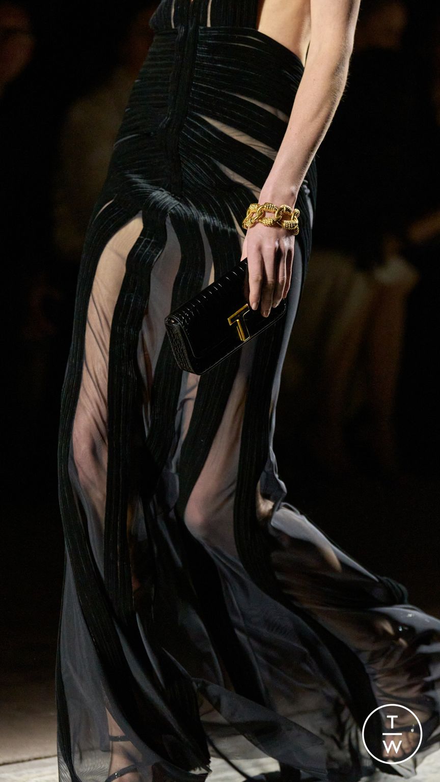 Fashion Week Milan Fall/Winter 2024 look 31 from the Tom Ford collection 女装配饰