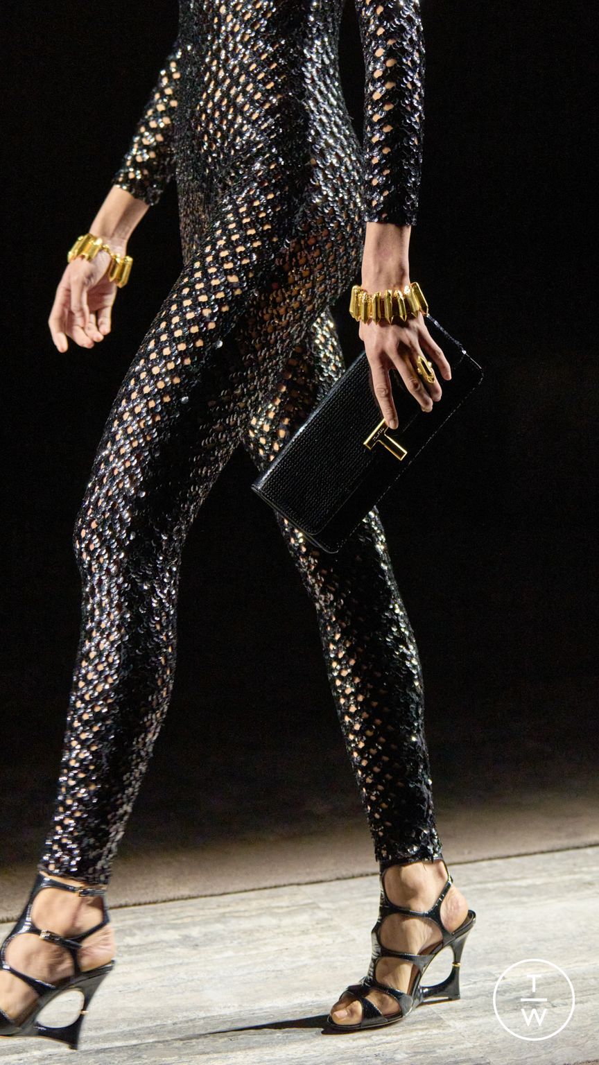 Fashion Week Milan Fall/Winter 2024 look 34 from the Tom Ford collection womenswear accessories