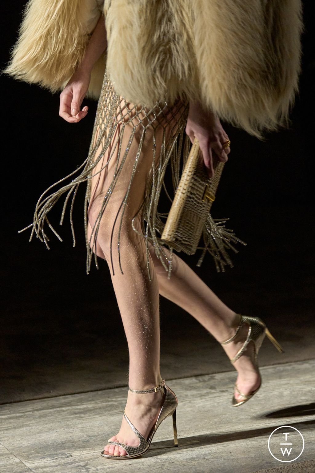 Fashion Week Milan Fall/Winter 2024 look 40 from the Tom Ford collection womenswear accessories