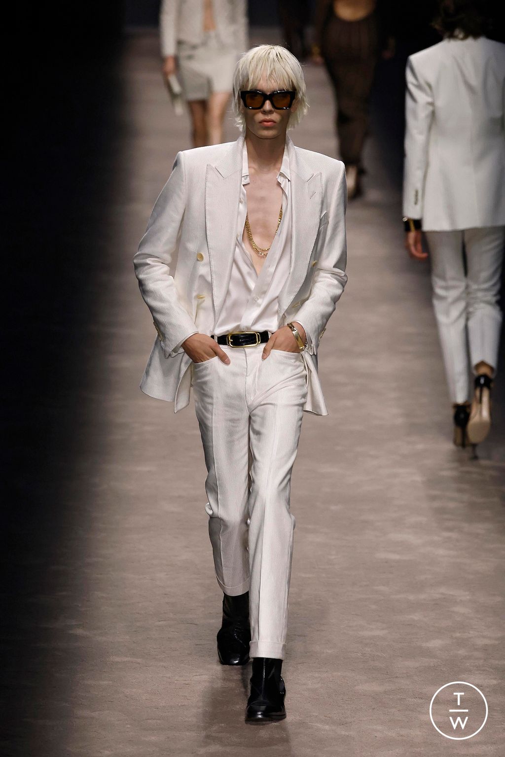 Fashion Week Milan Spring/Summer 2024 look 21 from the Tom Ford collection womenswear