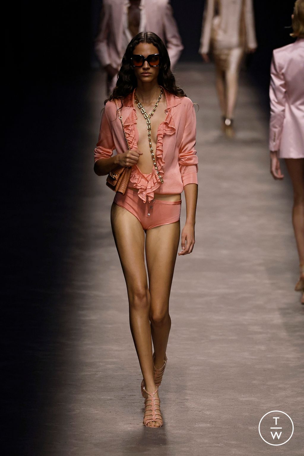 Fashion Week Milan Spring/Summer 2024 look 28 from the Tom Ford collection 女装