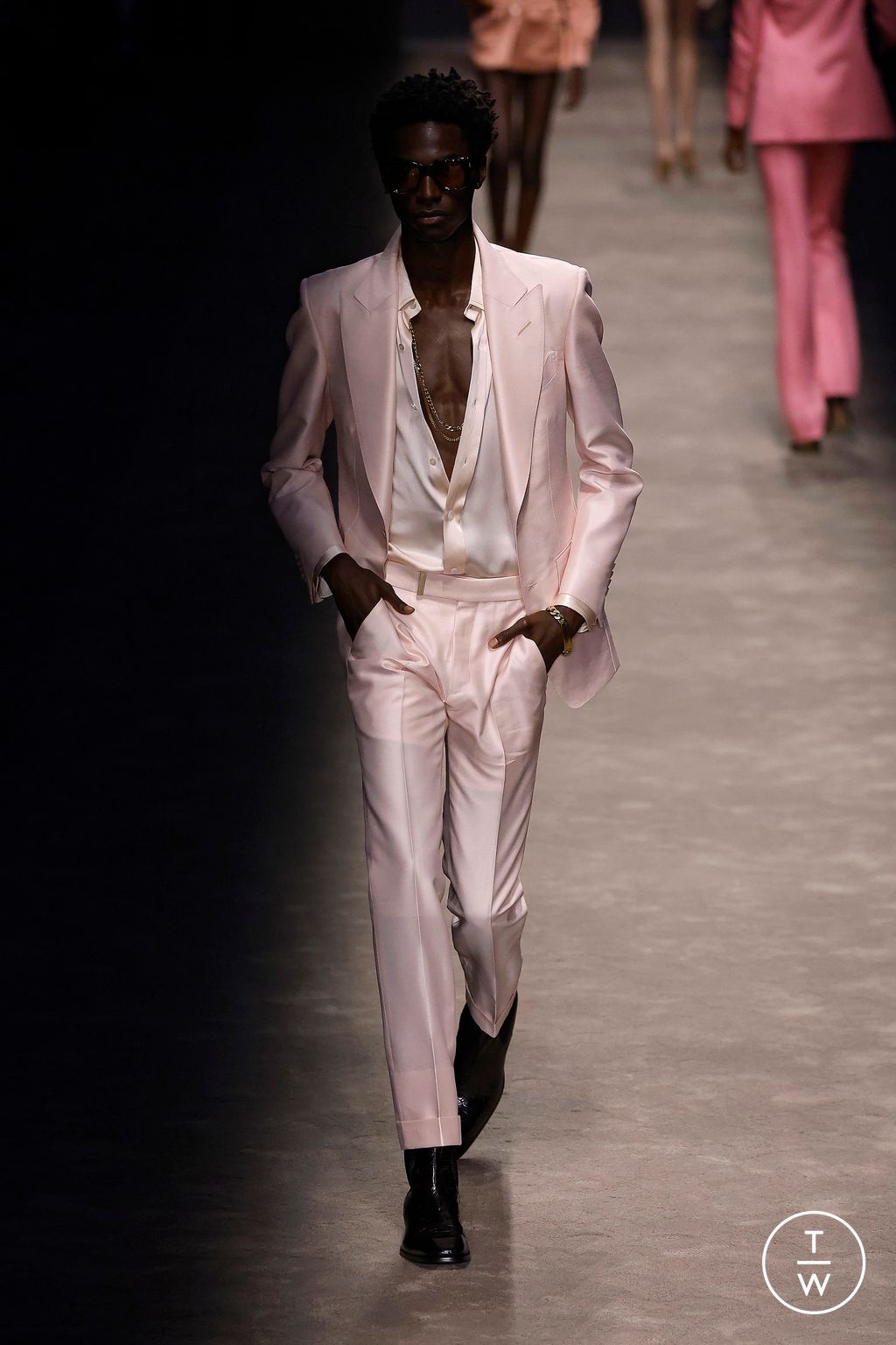Fashion Week Milan Spring/Summer 2024 look 29 from the Tom Ford collection 女装