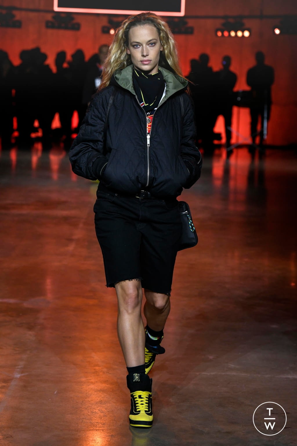 Fashion Week London Spring/Summer 2020 look 15 from the Tommy Hilfiger collection 女装