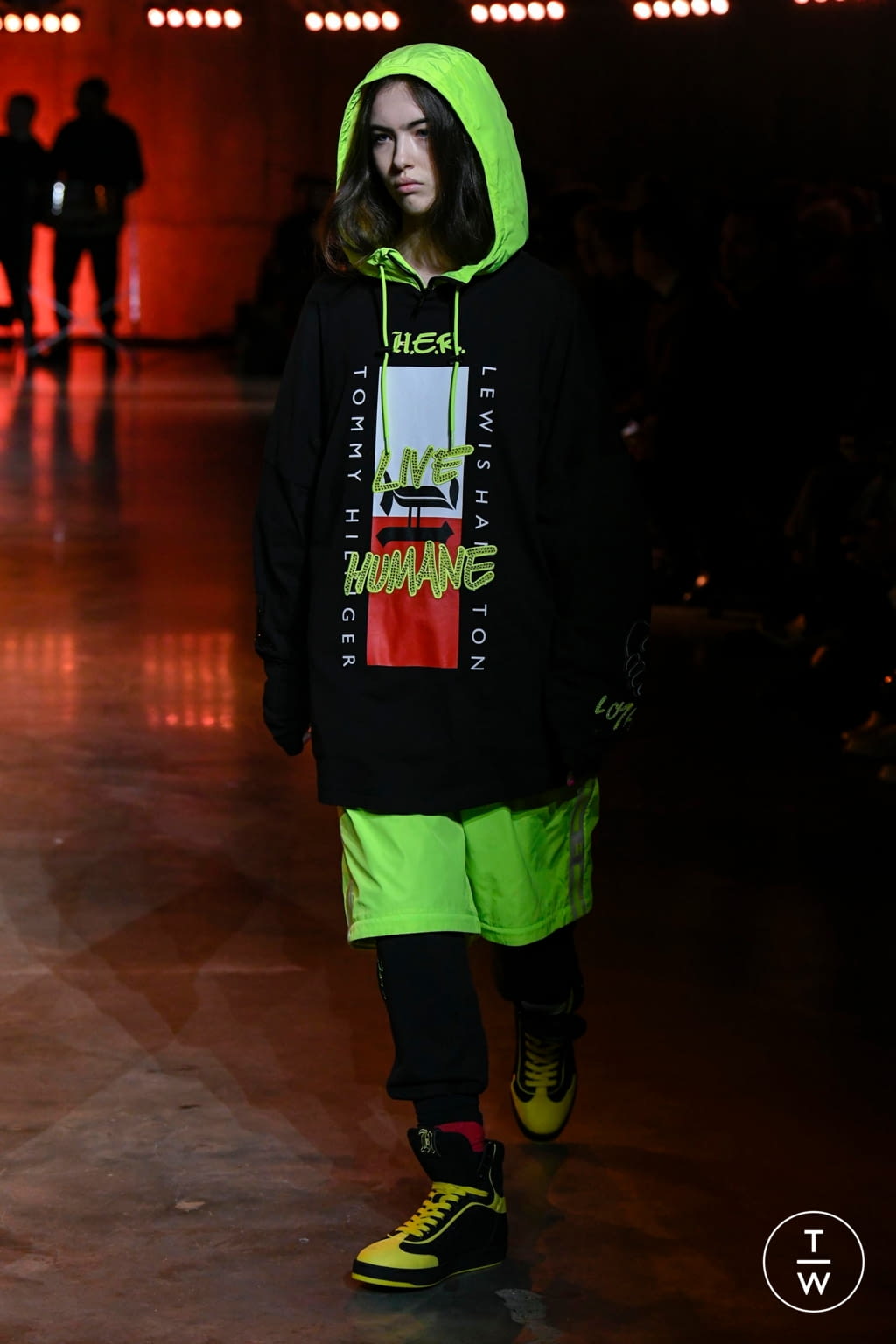 Fashion Week London Spring/Summer 2020 look 28 from the Tommy Hilfiger collection womenswear