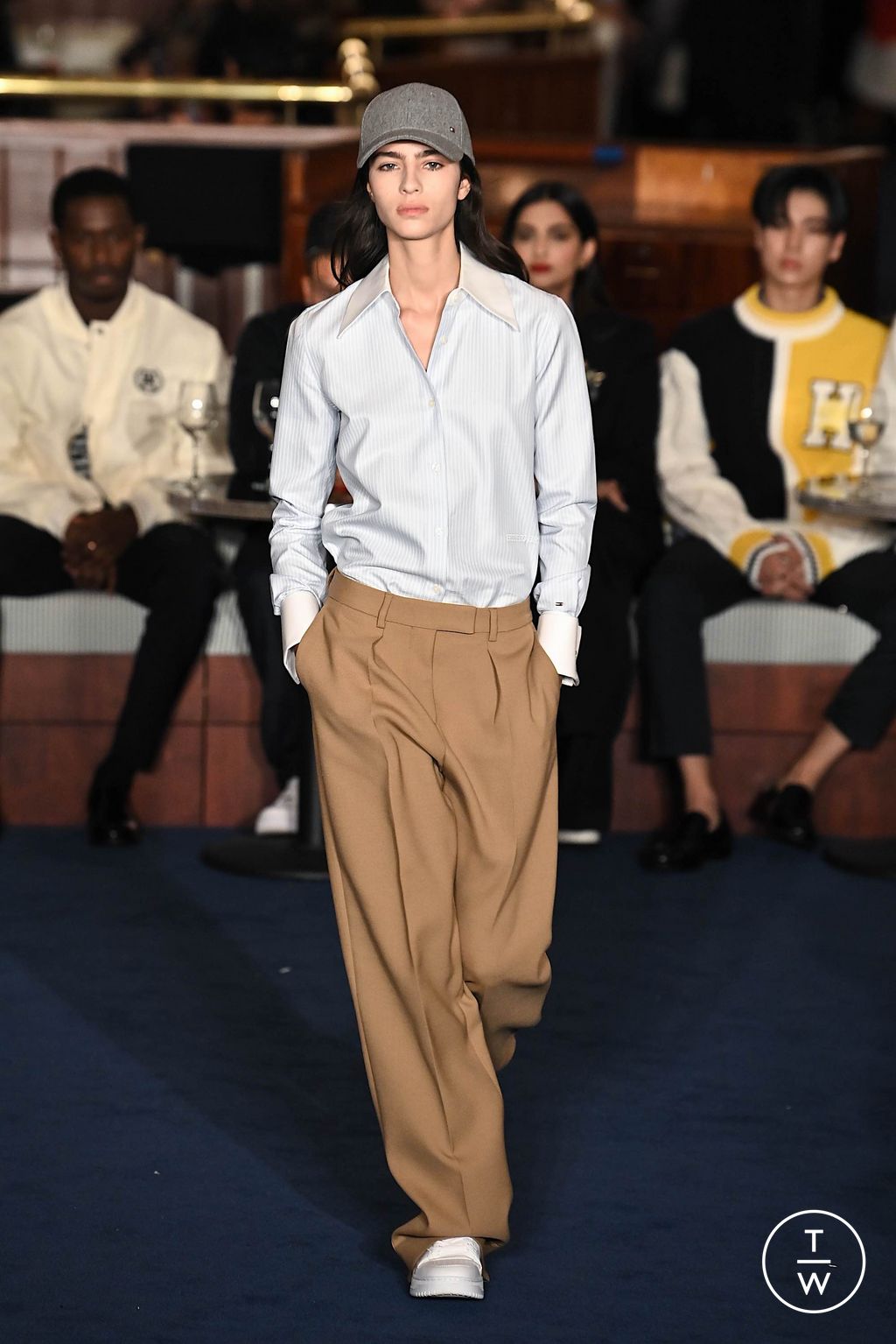 Fashion Week New York Fall/Winter 2024 look 1 from the Tommy Hilfiger collection 女装