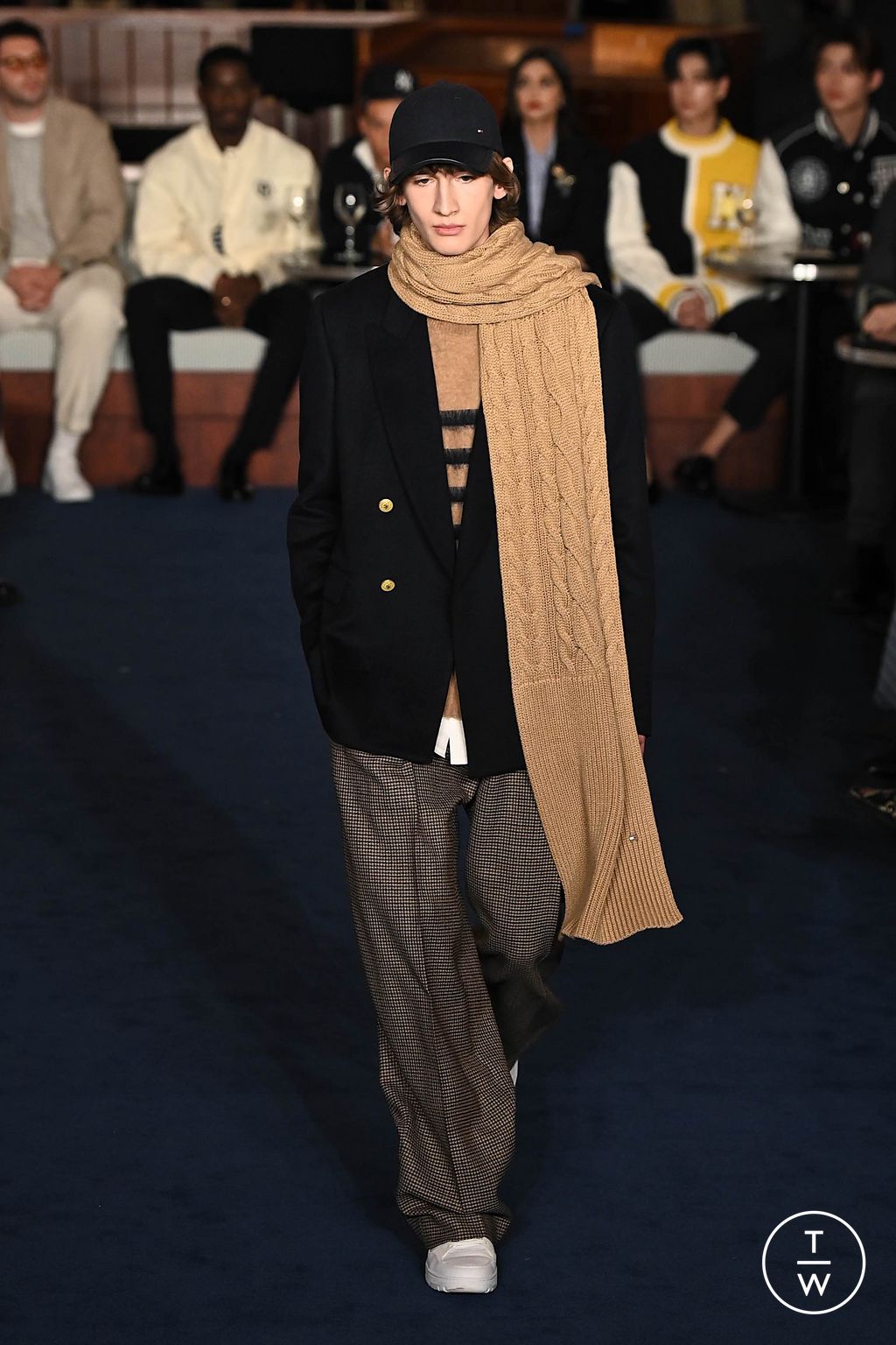 Fashion Week New York Fall/Winter 2024 look 6 from the Tommy Hilfiger collection womenswear