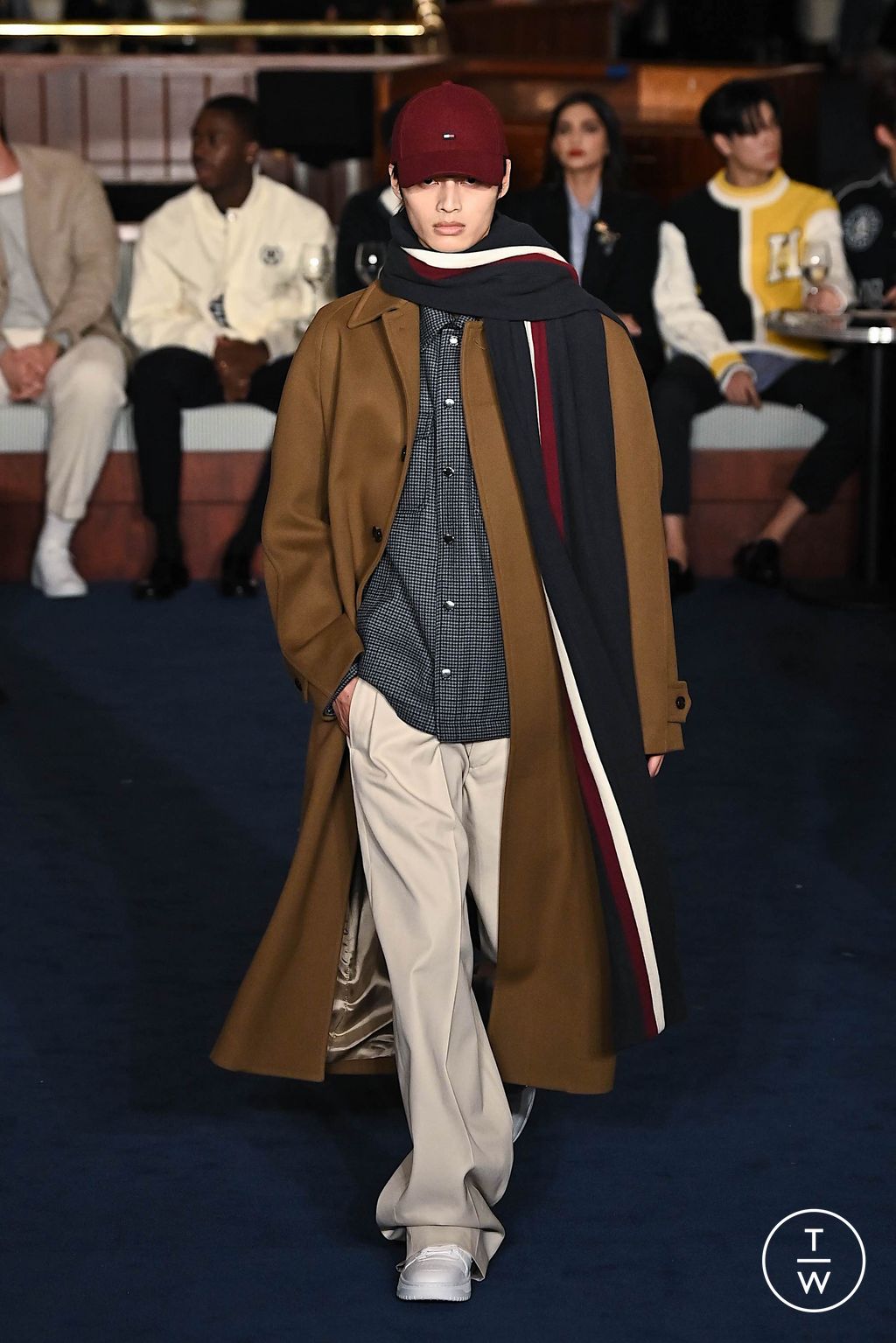 Fashion Week New York Fall/Winter 2024 look 15 from the Tommy Hilfiger collection 女装