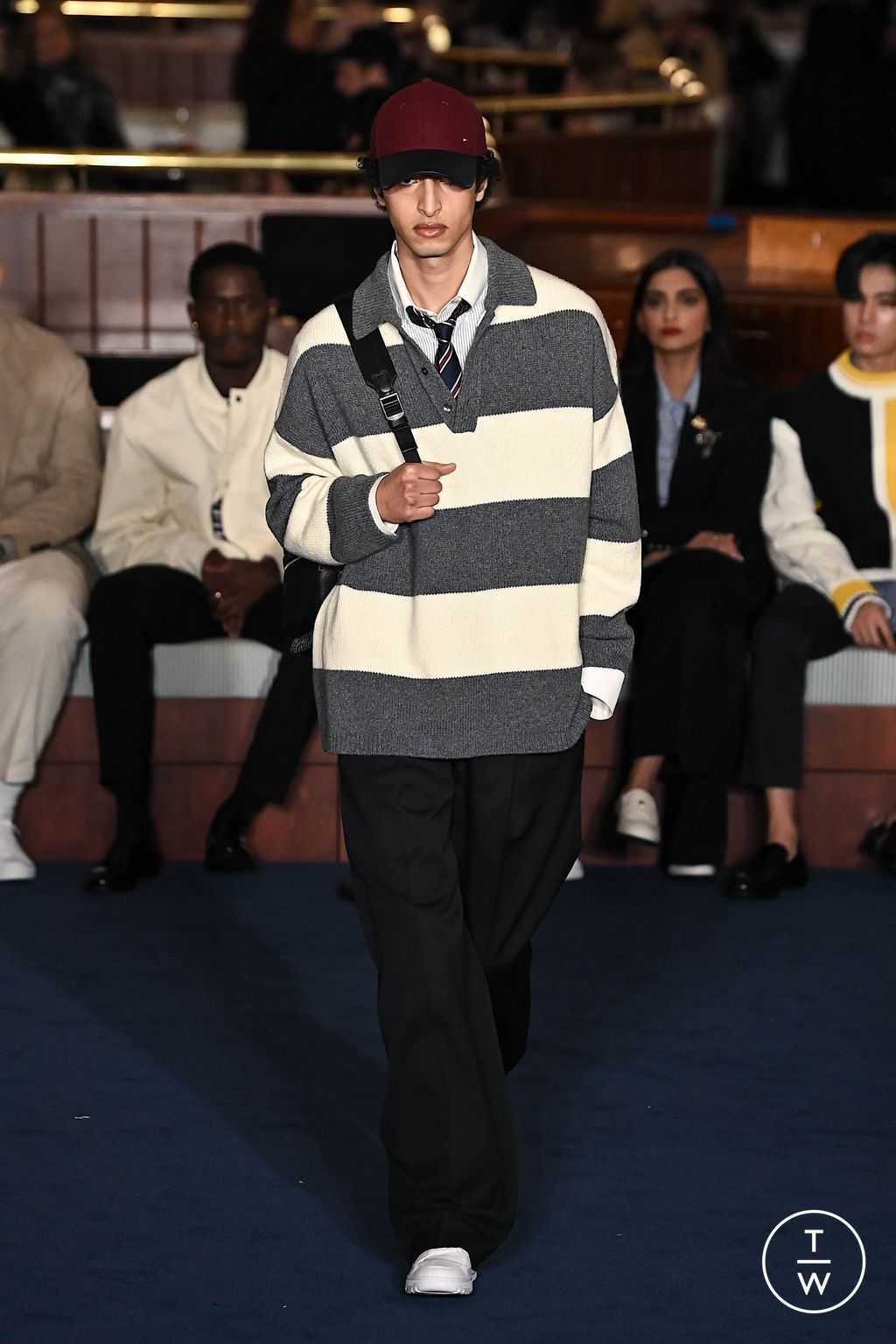 Fashion Week New York Fall/Winter 2024 look 20 from the Tommy Hilfiger collection 女装