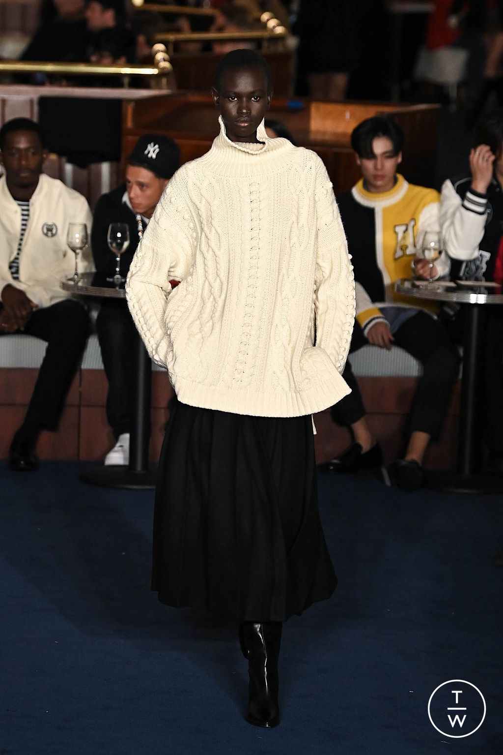 Fashion Week New York Fall/Winter 2024 look 35 from the Tommy Hilfiger collection 女装