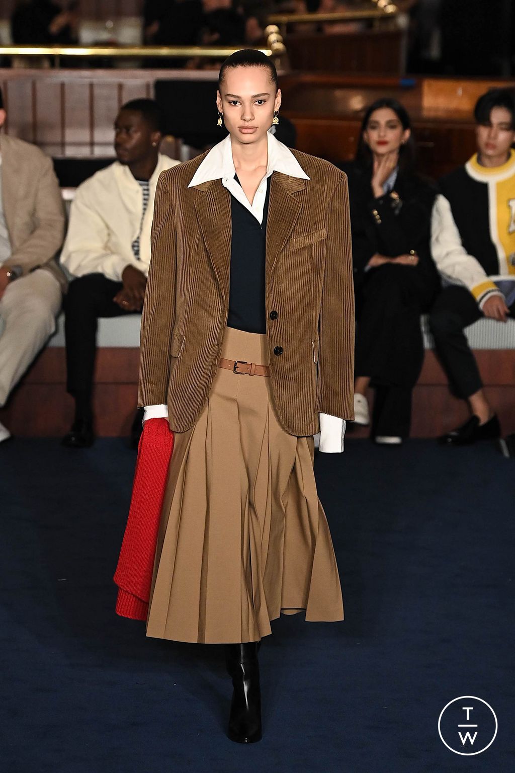 Fashion Week New York Fall/Winter 2024 look 36 from the Tommy Hilfiger collection womenswear