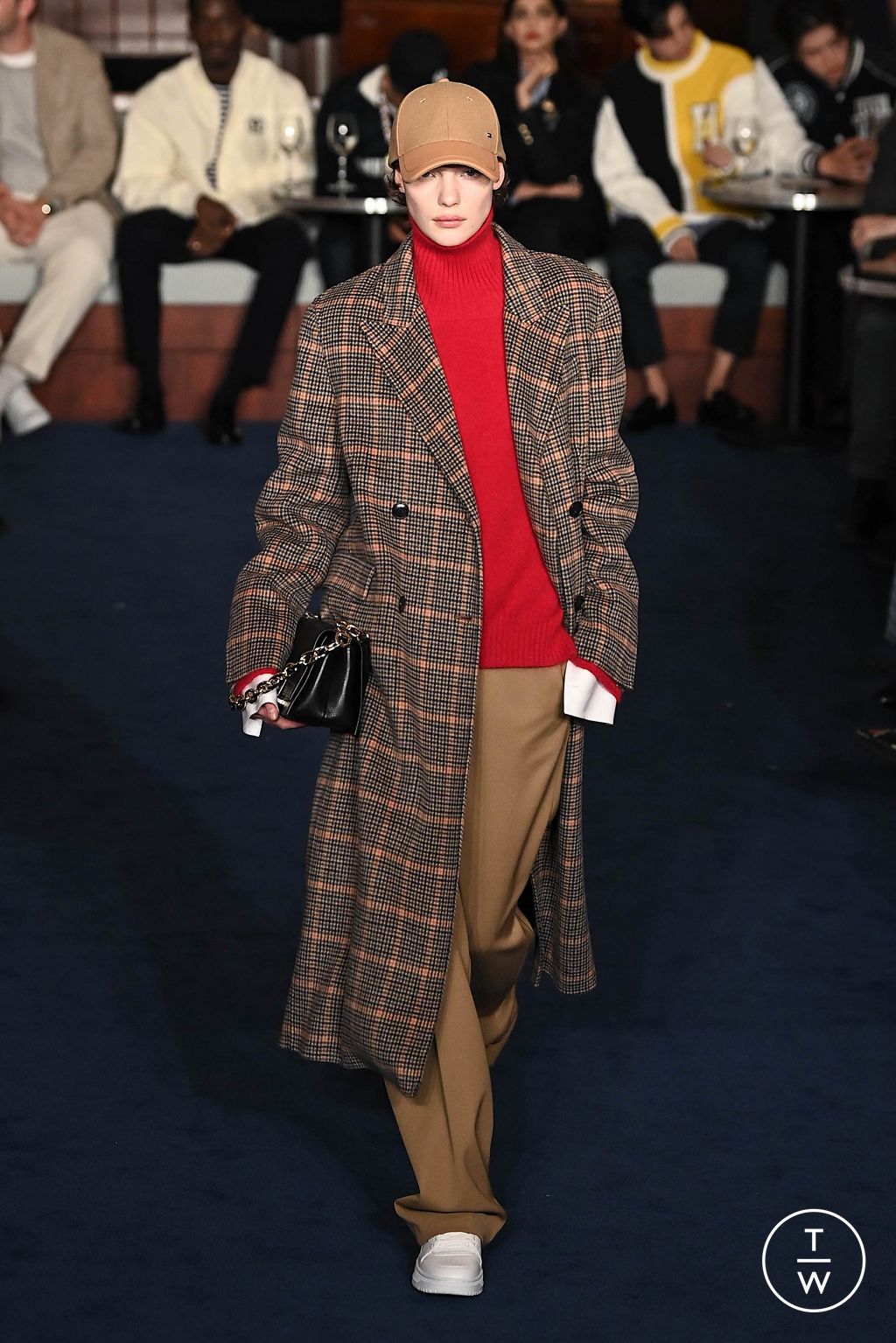 Fashion Week New York Fall/Winter 2024 look 42 from the Tommy Hilfiger collection 女装