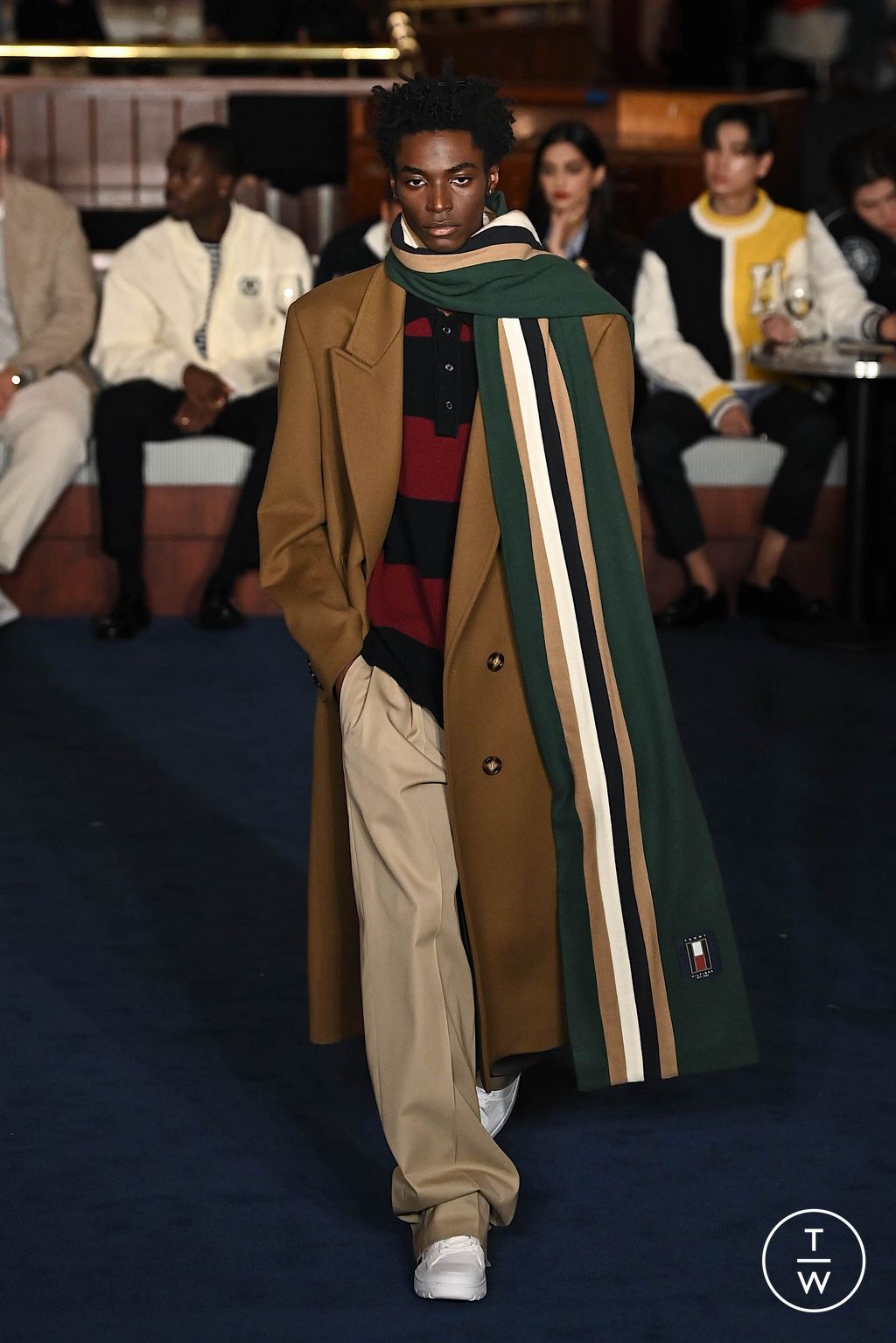 Fashion Week New York Fall/Winter 2024 look 43 from the Tommy Hilfiger collection 女装