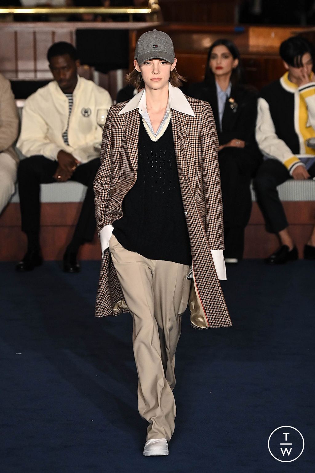 Fashion Week New York Fall/Winter 2024 look 50 from the Tommy Hilfiger collection 女装