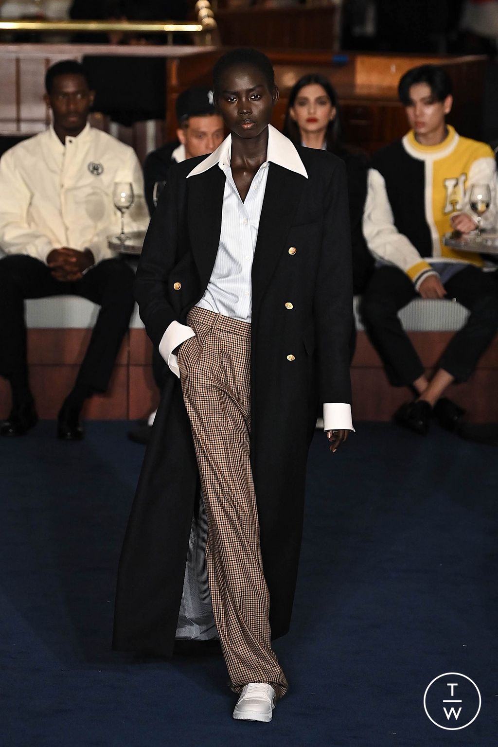 Fashion Week New York Fall/Winter 2024 look 53 from the Tommy Hilfiger collection womenswear