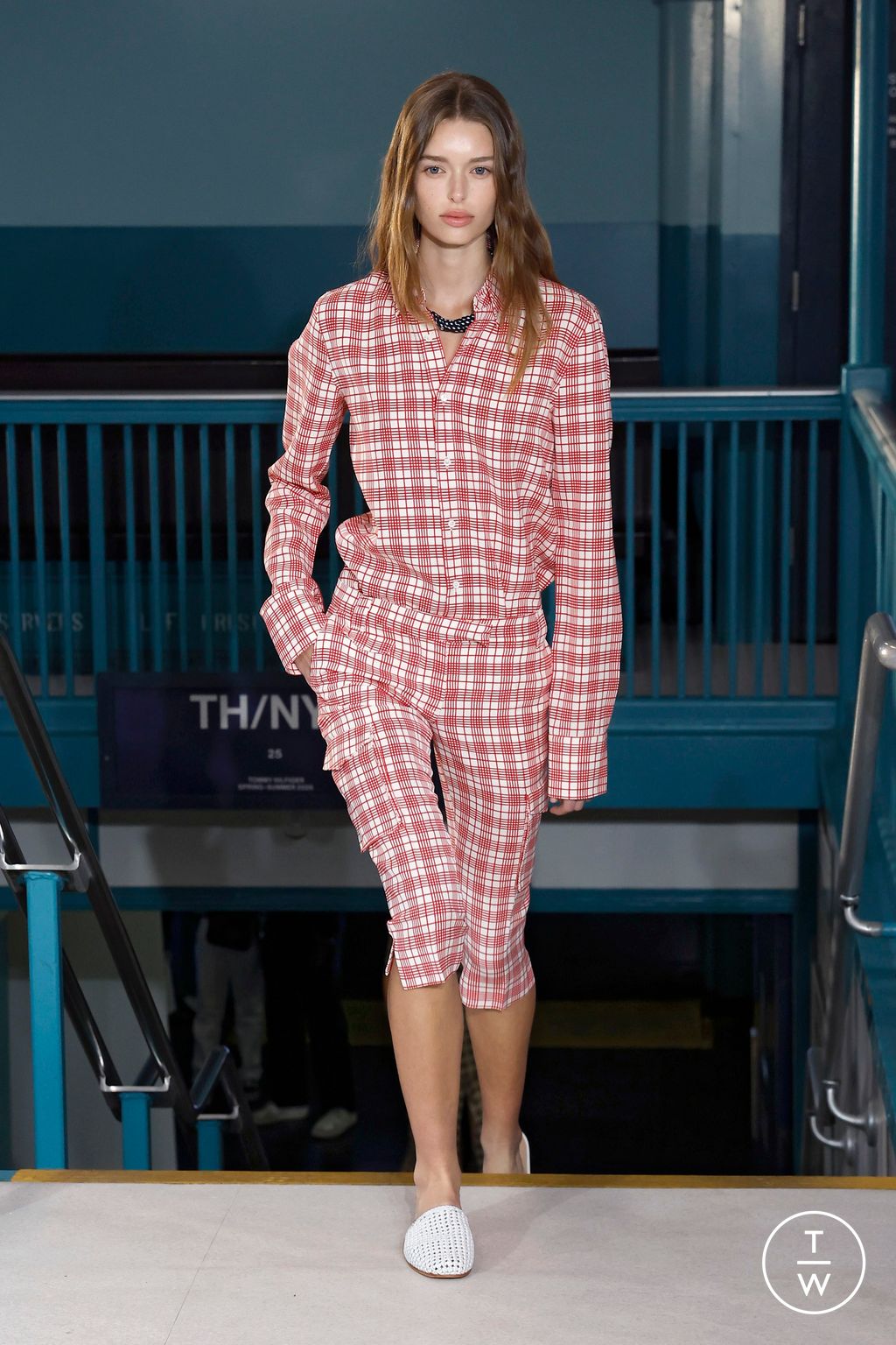 Fashion Week New York Spring/Summer 2025 look 2 from the Tommy Hilfiger collection womenswear