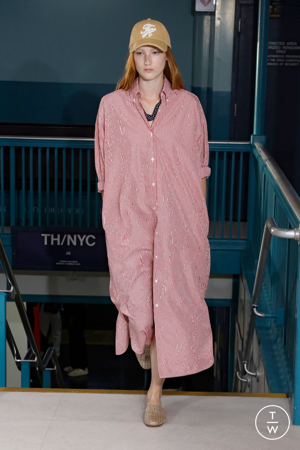 Fashion Week New York Spring/Summer 2025 look 12 from the Tommy Hilfiger collection womenswear