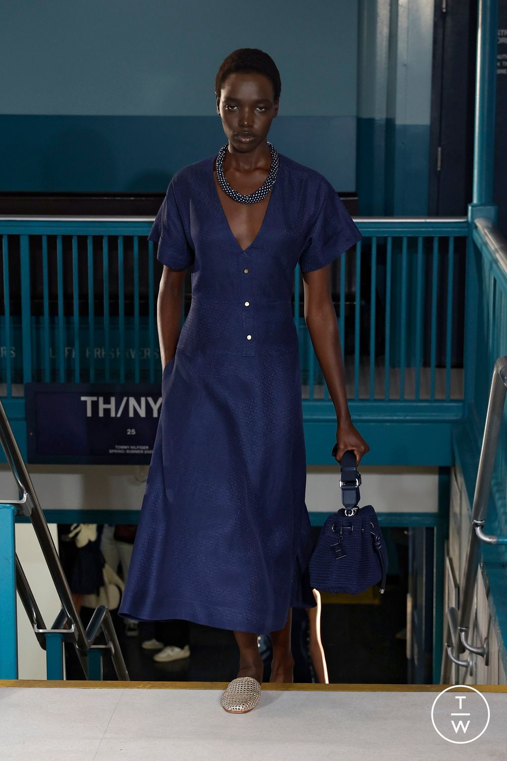 Fashion Week New York Spring/Summer 2025 look 17 from the Tommy Hilfiger collection 女装