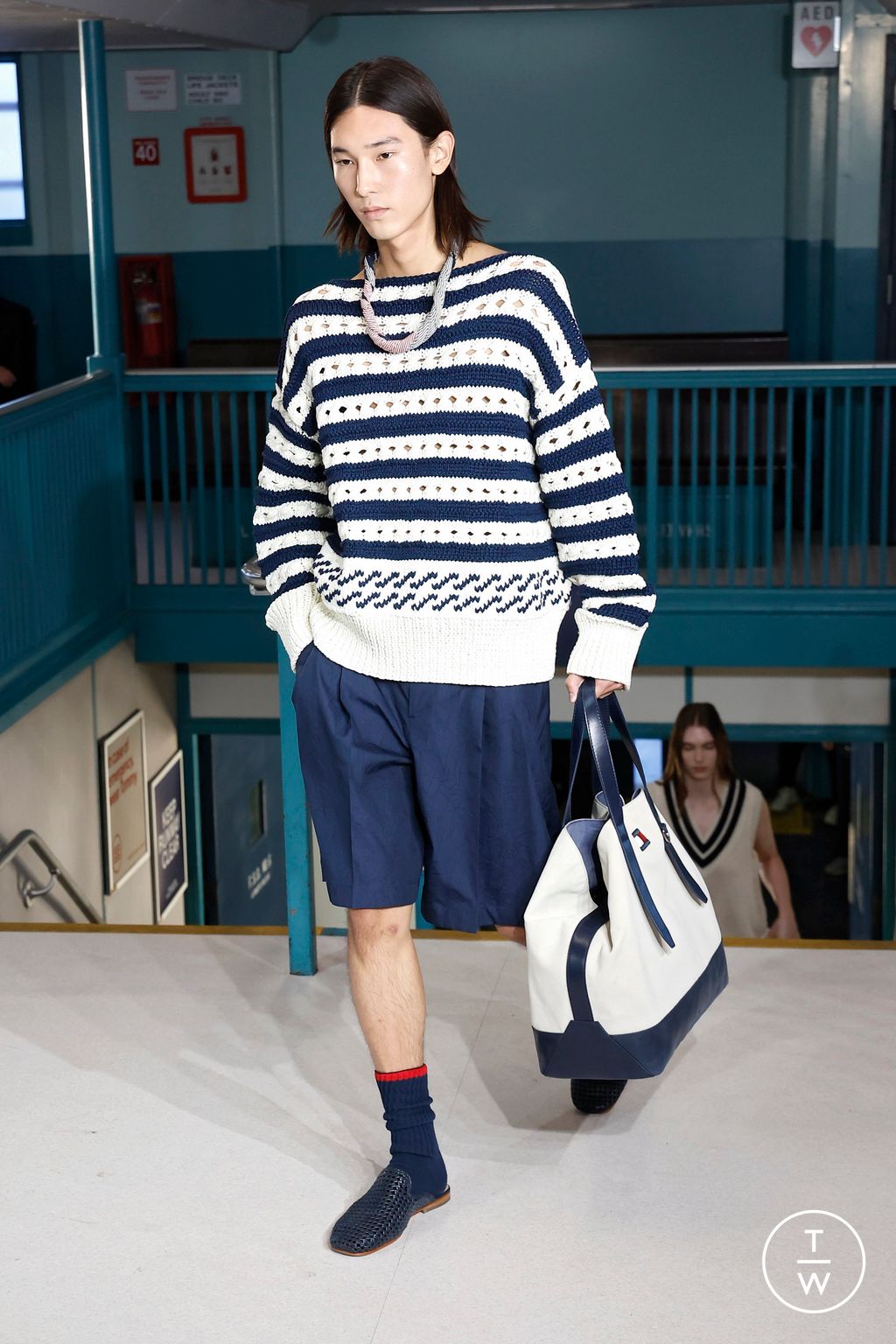Fashion Week New York Spring/Summer 2025 look 19 from the Tommy Hilfiger collection womenswear