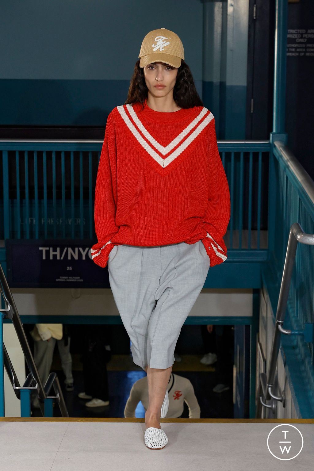 Fashion Week New York Spring/Summer 2025 look 21 from the Tommy Hilfiger collection womenswear