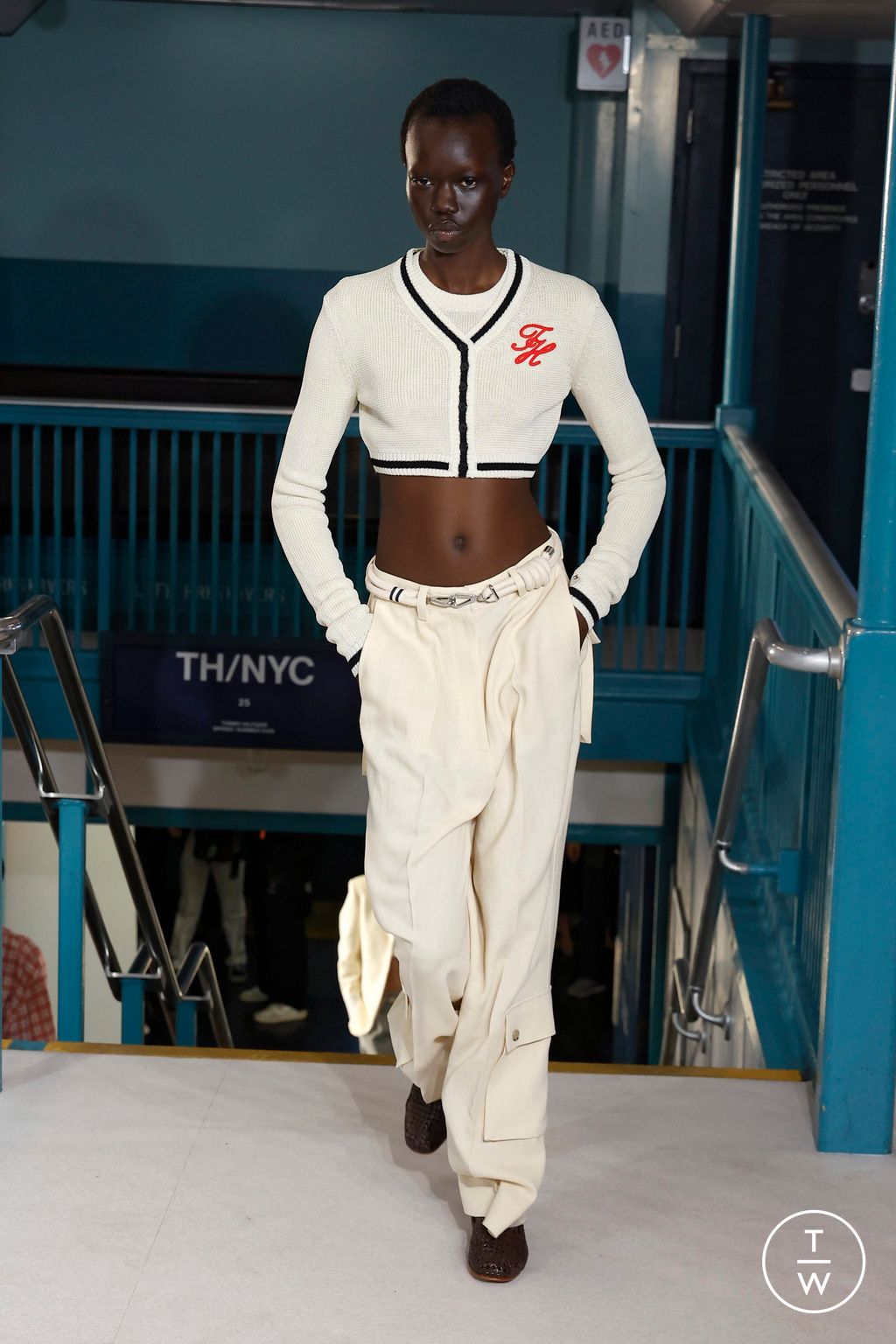 Fashion Week New York Spring/Summer 2025 look 22 from the Tommy Hilfiger collection 女装