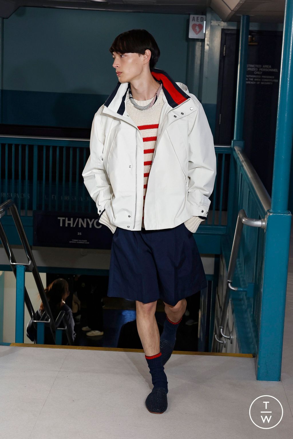 Fashion Week New York Spring/Summer 2025 look 24 from the Tommy Hilfiger collection womenswear