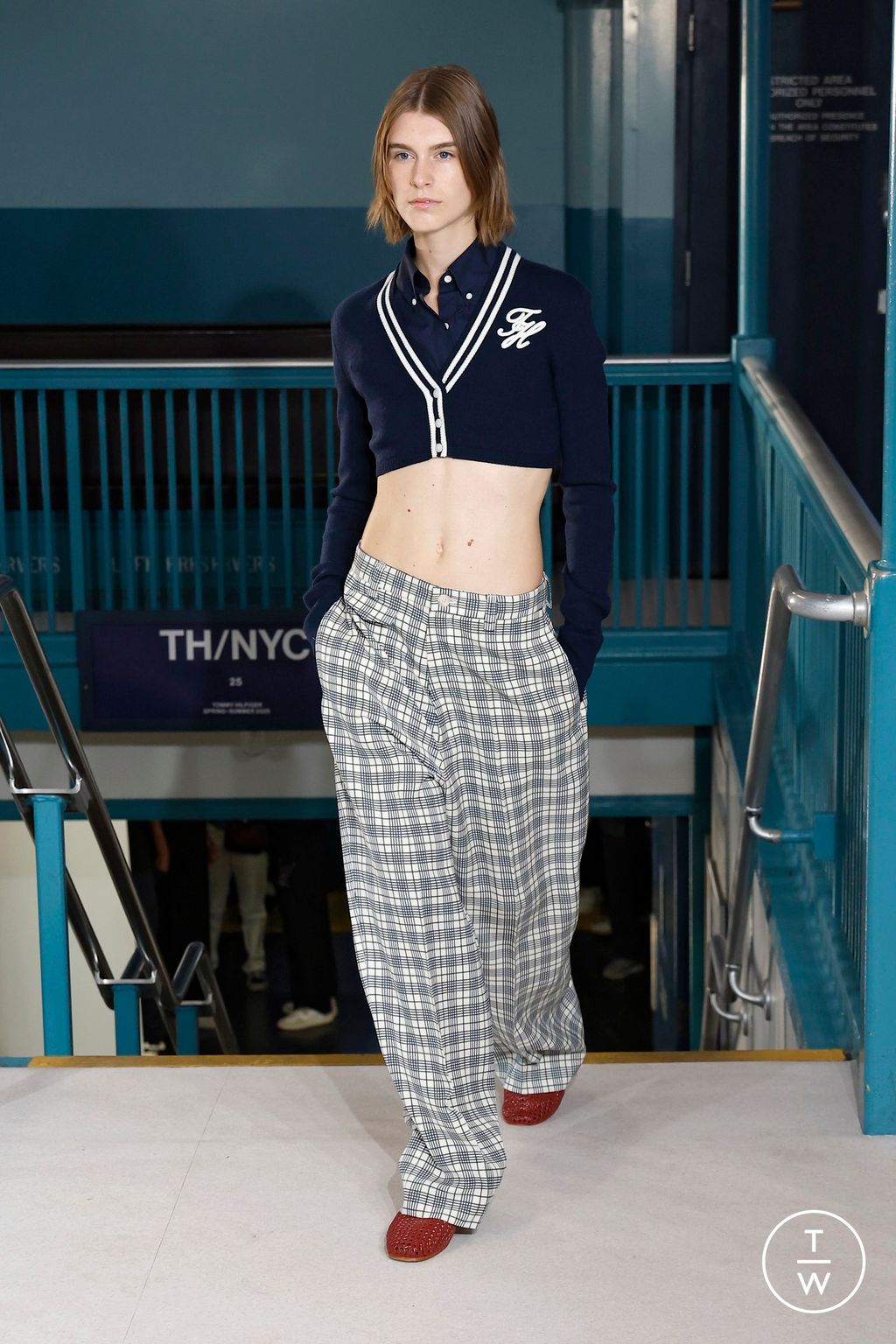 Fashion Week New York Spring/Summer 2025 look 27 from the Tommy Hilfiger collection womenswear
