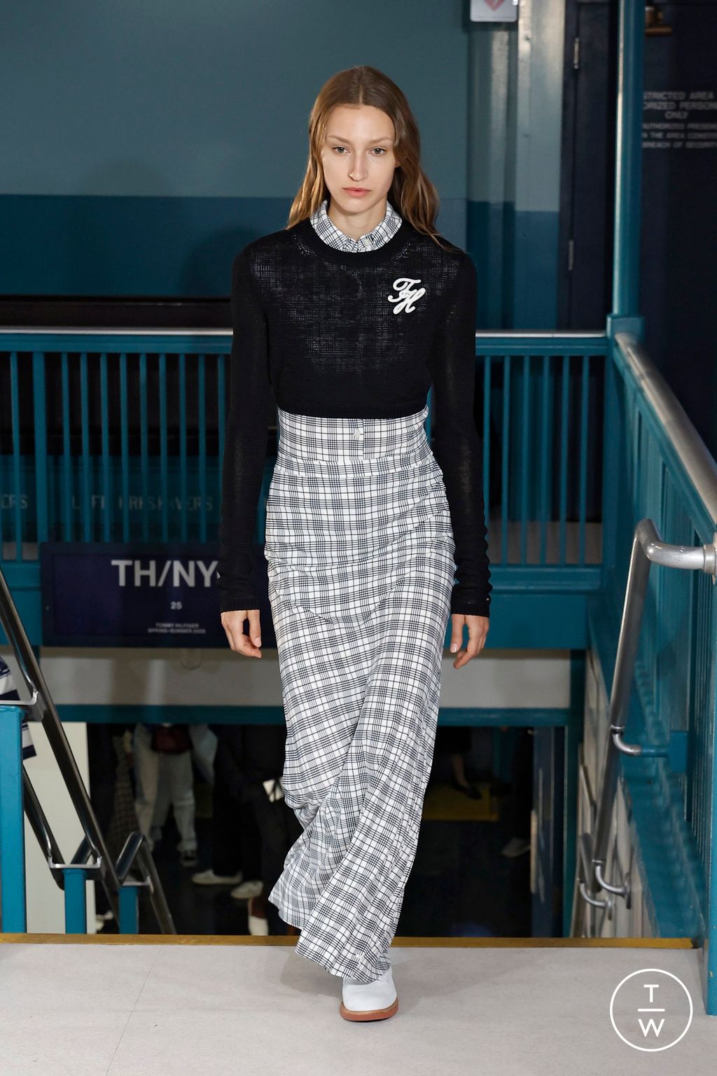 Fashion Week New York Spring/Summer 2025 look 30 from the Tommy Hilfiger collection womenswear