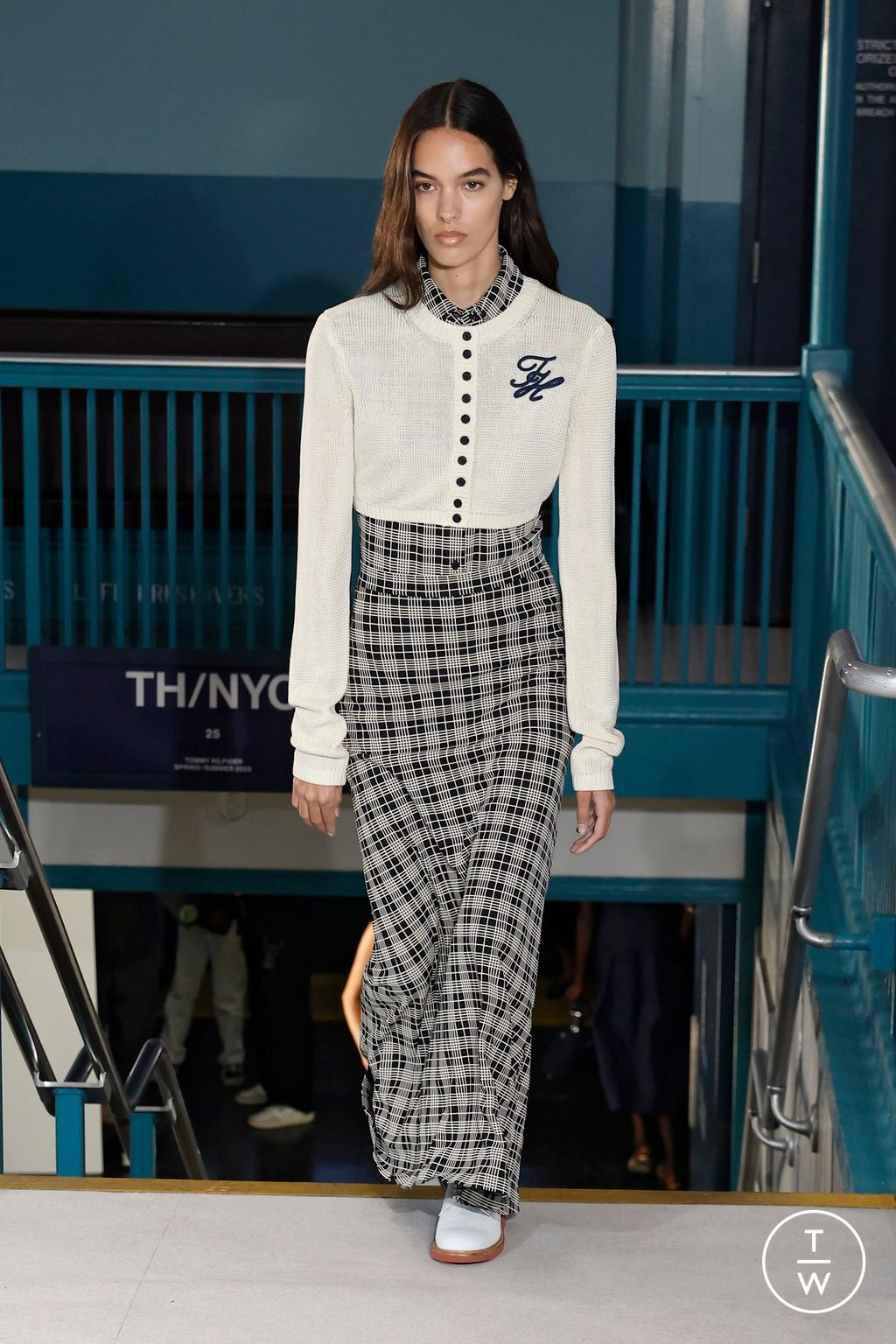Fashion Week New York Spring/Summer 2025 look 32 from the Tommy Hilfiger collection womenswear