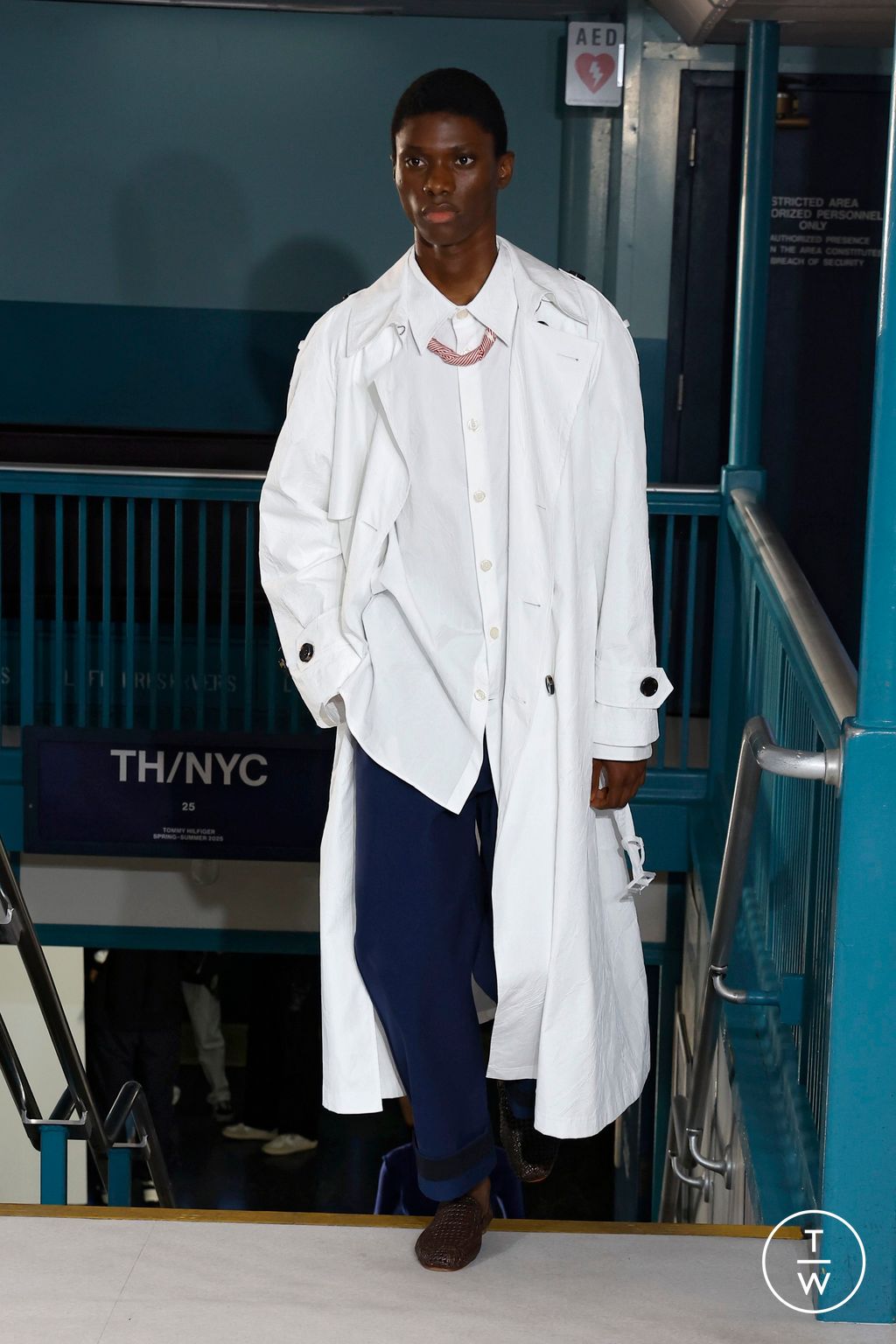 Fashion Week New York Spring/Summer 2025 look 39 from the Tommy Hilfiger collection womenswear