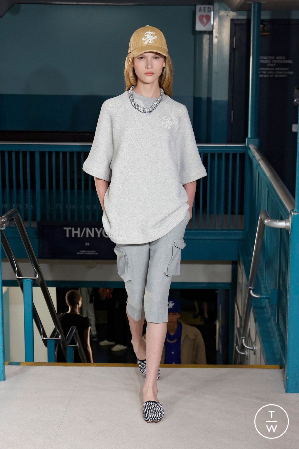 Fashion Week New York Spring/Summer 2025 look 44 from the Tommy Hilfiger collection womenswear