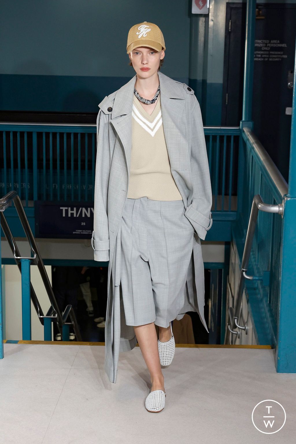 Fashion Week New York Spring/Summer 2025 look 47 from the Tommy Hilfiger collection womenswear