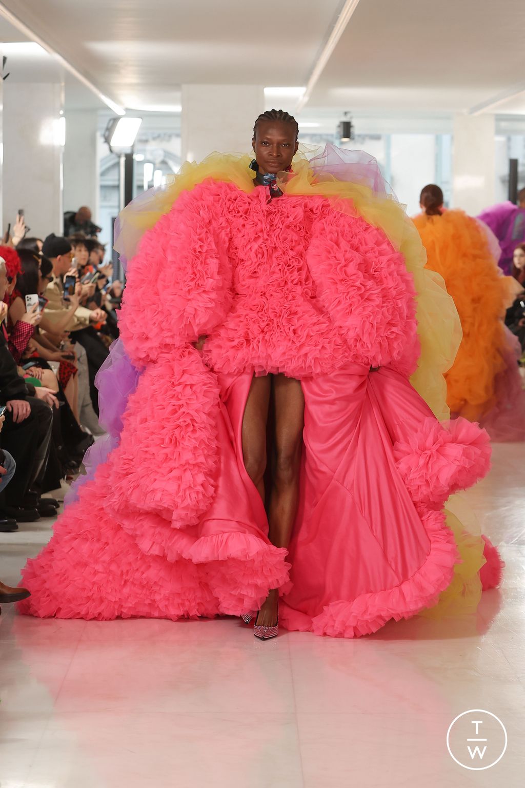 Fashion Week Milan Fall/Winter 2023 look 26 from the TOMO KOIZUMI collection 女装