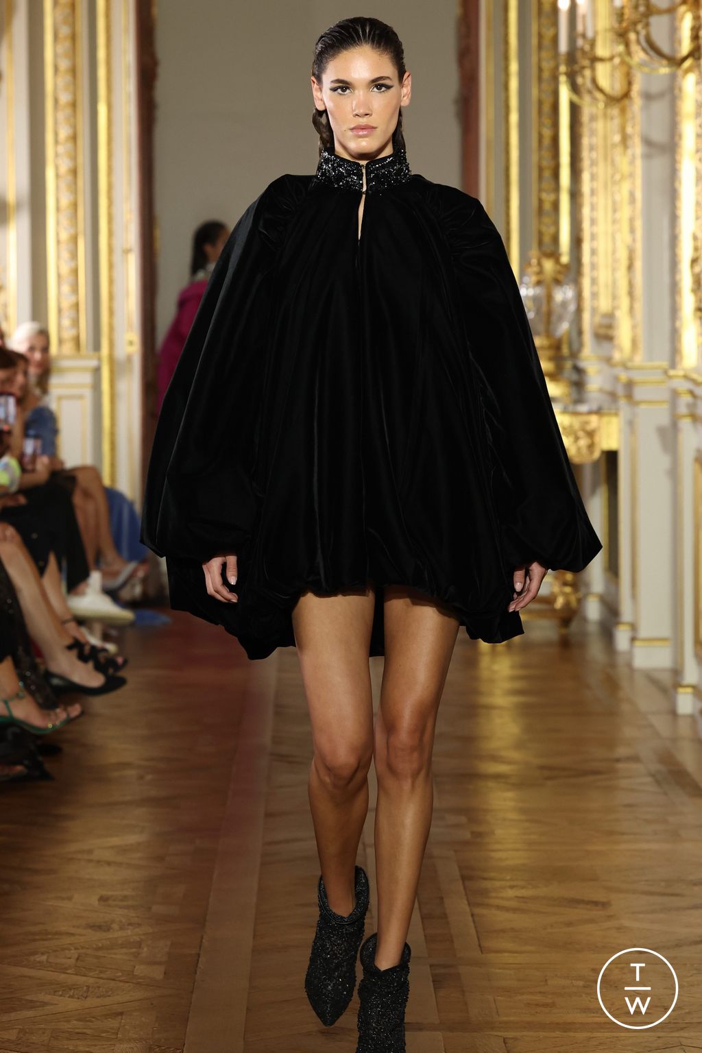 Fashion Week Paris Fall/Winter 2022 look 4 from the Tony Ward collection couture