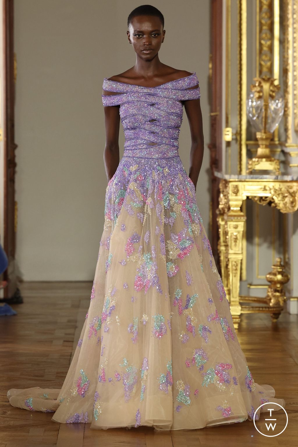 Fashion Week Paris Fall/Winter 2022 look 16 from the Tony Ward collection couture