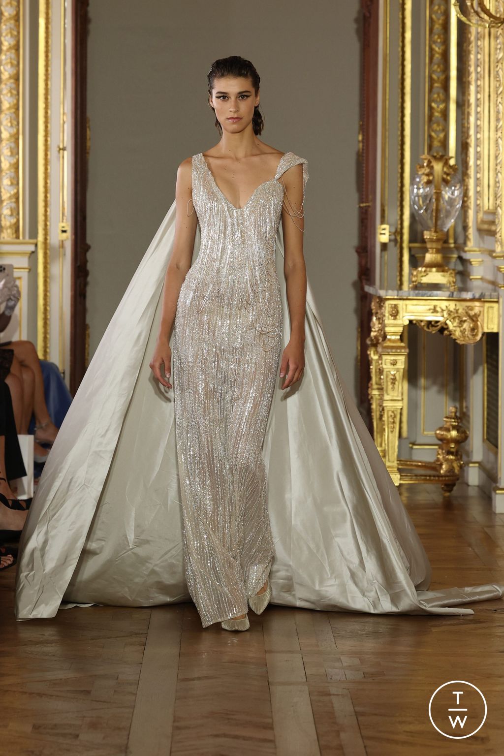 Fashion Week Paris Fall/Winter 2022 look 20 from the Tony Ward collection 高级定制