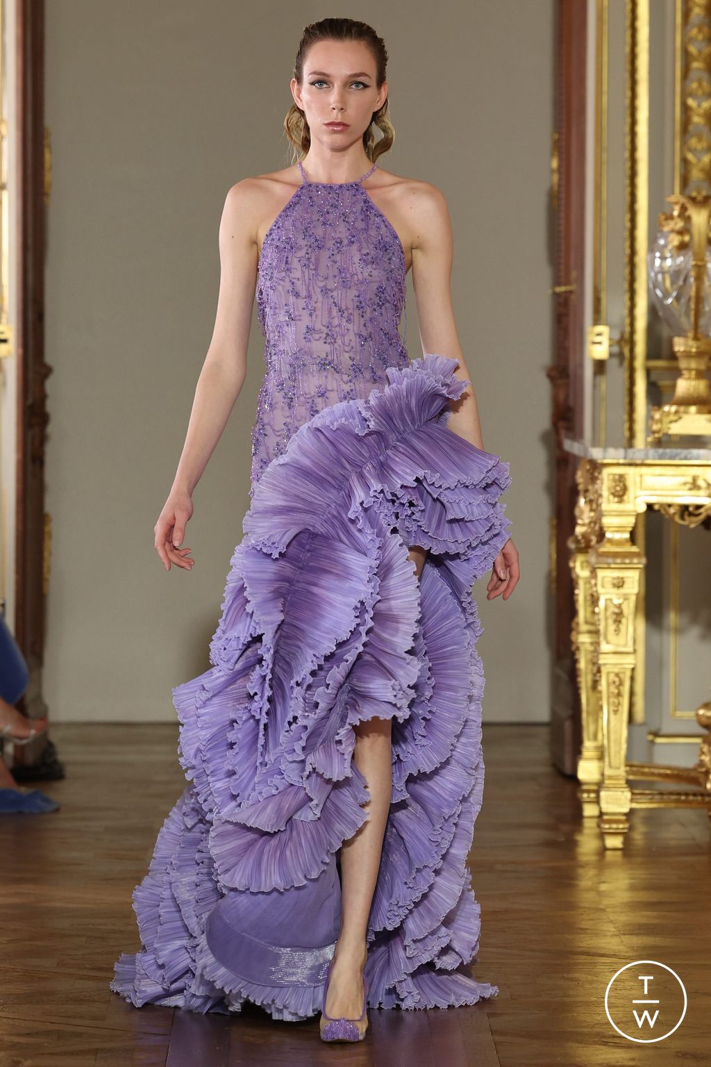 Fashion Week Paris Fall/Winter 2022 look 28 from the Tony Ward collection couture