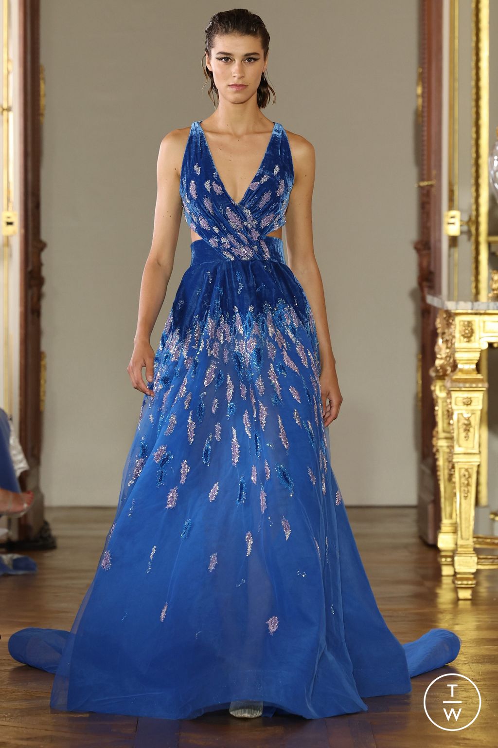 Fashion Week Paris Fall/Winter 2022 look 34 from the Tony Ward collection couture